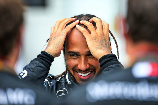 , Infos toute fraiche : L’incroyable indice de Mercedes sur l’avenir d’Hamilton