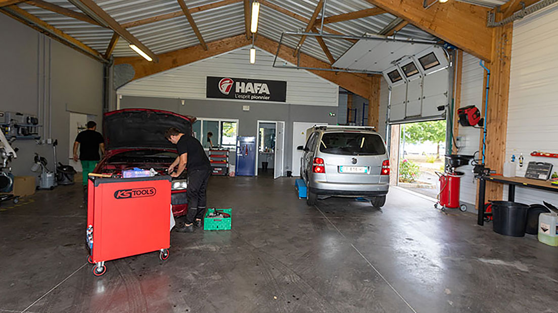 , Article tout frais  : Un garage solidaire pour réparer sa voiture à moindre coût
